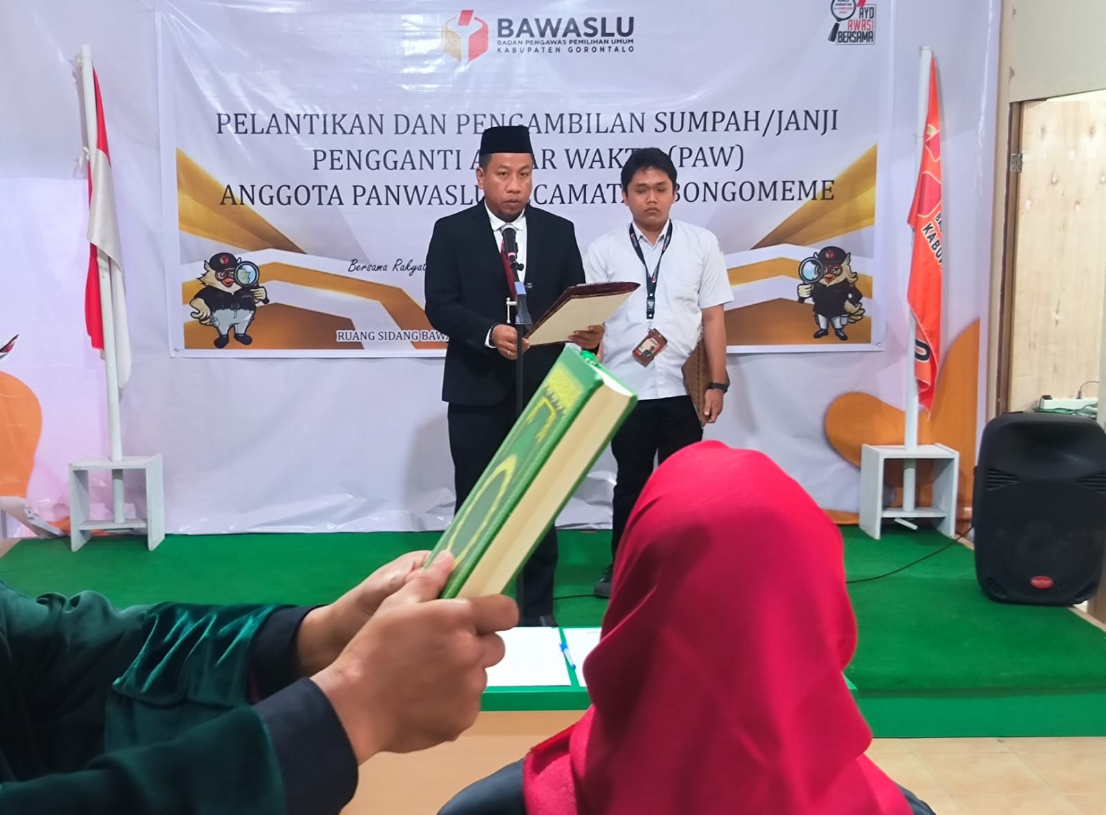 Ketua Bawaslu Kabgor Lantik PAW Anggota Panwascam Bongomeme