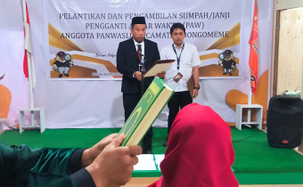 Ketua Bawaslu Kabgor Lantik PAW Anggota Panwascam Bongomeme