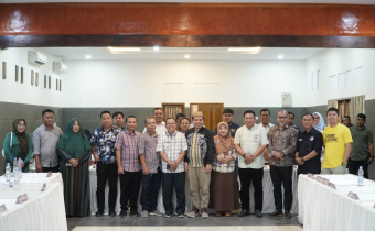 Rakor bersama stakeholder terkait, dalam rangka persiapan pendaftaran calon Bupati dan Wakil Bupati Gorontalo Tahun 2024 di Orasawa Limboto, Minggu (18/8/2024).